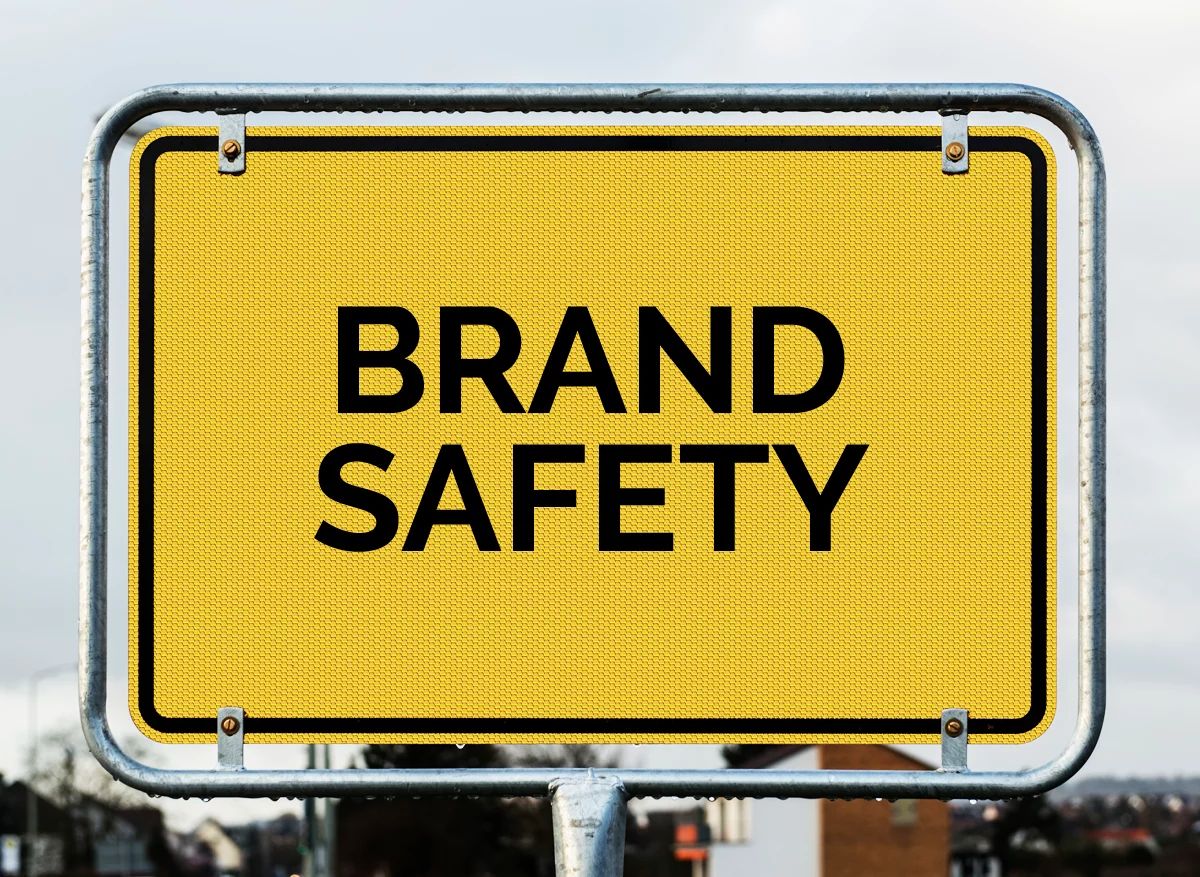 Over brand. Brand Safety. Brand Safety в рекламе. Brand Safety факап. Brand Safety скандал.